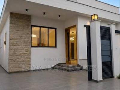 Furnished 5bdrm Villa in ዘመናዊ ቪላ በአያት ኮምፓወንድ, Yeka for sale