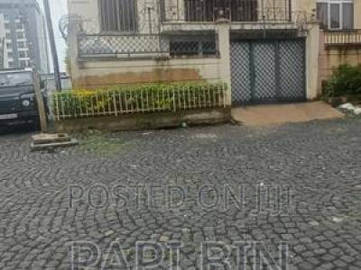 5bdrm House in Bole for sale