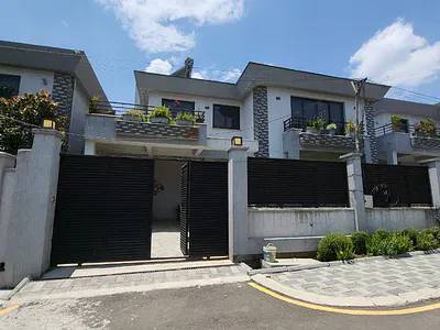 Modern Luxury Family Home Gated Community